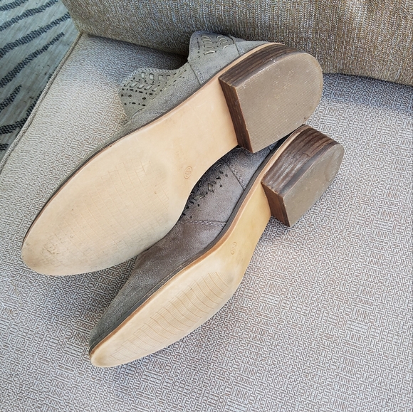 Steve Madden Tan Brown Faux Suede Booties - Picture 5 of 9